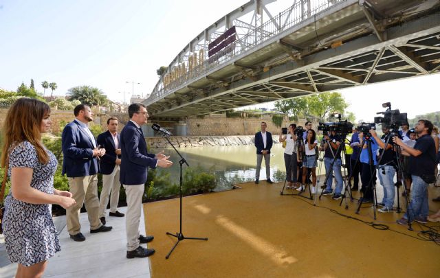 Un nuevo paseo peatonal naturalizado se abre, por primera vez, en la margen derecha de 'Murcia Río' - 1, Foto 1