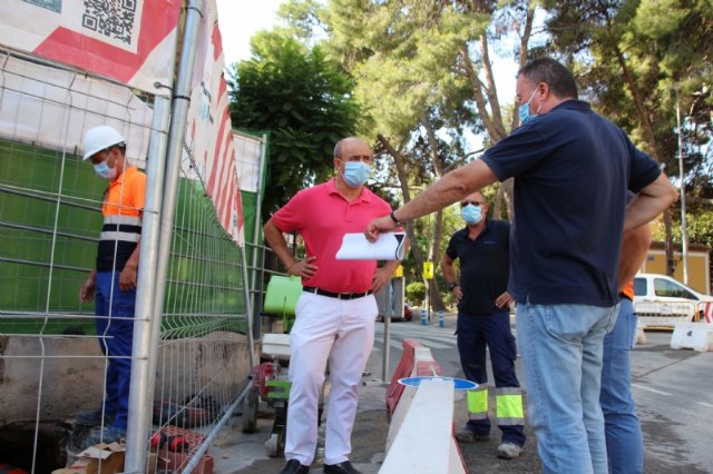 Obras de sustitucin de las viejas redes de agua potable en la zona de la rambla D. Diego, Foto 2