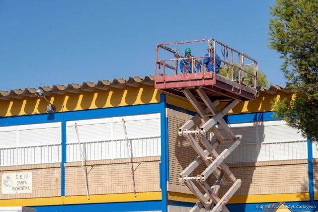 Comienzan los trabajos de retirada de fibrocemento en el CEIP Santa Florentina de La Palma - 1, Foto 1