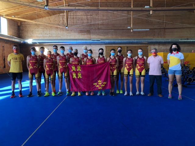 Séptima posición para la selección escolar en el Campeonato de España de Triatlón por Autonomías - 1, Foto 1