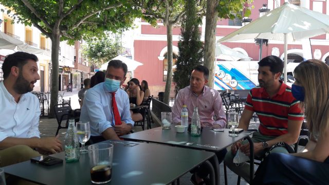 Fulgencio Gil anima a hosteleros y profesionales del sector turístico a beneficiarse del segundo plan de rescate regional dotado con 30 millones de euros - 1, Foto 1