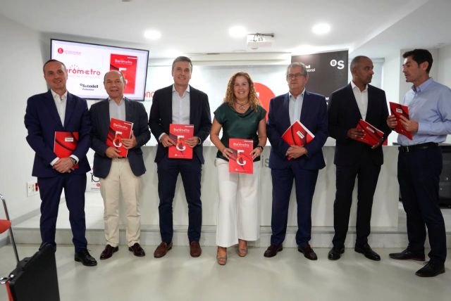 El reducido tamaño de las empresas murcianas y el bajo nivel de digitalización condicionan el desarrollo de la IA - 1, Foto 1