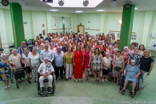 Cartagena activa la red ´Vecino del Barrio´ para combatir la soledad no deseada en las personas mayores - 1, Foto 1