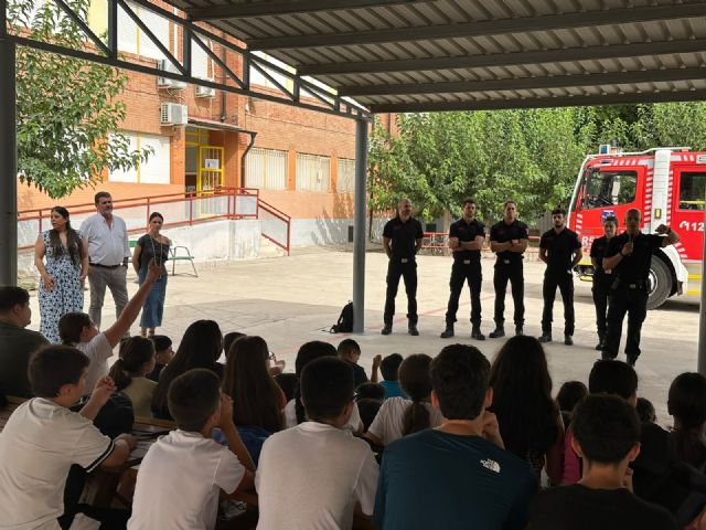 Bomberos Murcia acerca la prevención y la seguridad a un centenar de escolares de Puente Tocinos - 4, Foto 4
