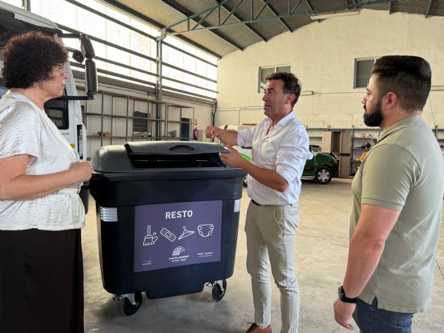 El Ayuntamiento de Puerto Lumbreras inicia la colocación de 621 nuevos contenedores de basura por todo el municipio - 2, Foto 2