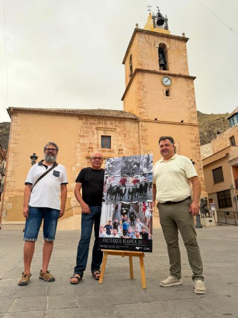 Tres imágenes de Antonio A. Molina Laveda y Ángel Molina Mi&ntilde;ano 'Sacris' protagonizan el cartel de los encierros 2026 - 2, Foto 2