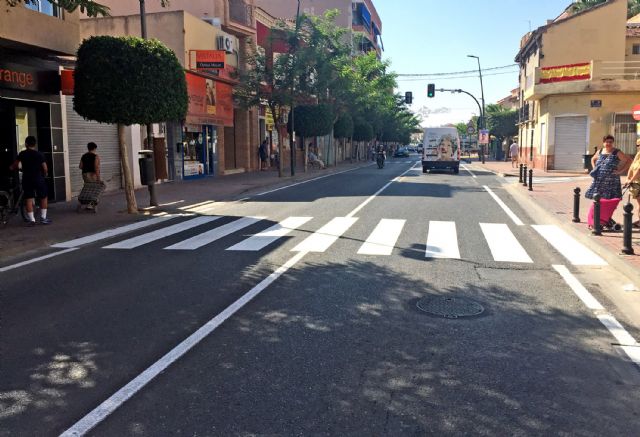 El Ayuntamiento torreño renueva la señalización horizontal en la calle Mayor - 1, Foto 1