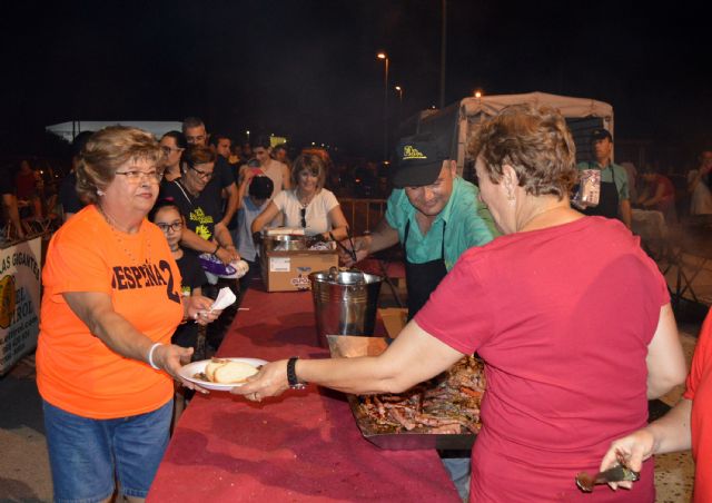 La 'Noche de la Brasa y la Zurra' reúne a cerca de 4.000 personas en la fiesta torreña de la gastronomía y la convivencia - 3, Foto 3