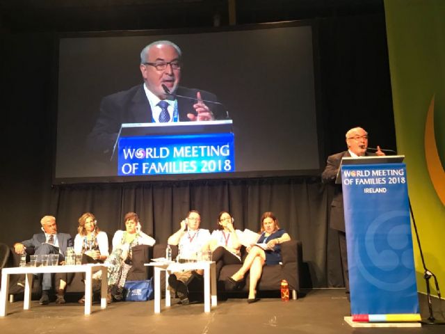 José Luis Mendoza: Los padres somos los primeros responsables de la educación de nuestros hijos, en valores y virtudes humanas y cristianas - 1, Foto 1