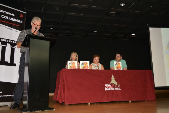 Leonor Ortiz presenta el libro Los poemas de la seño - 1, Foto 1