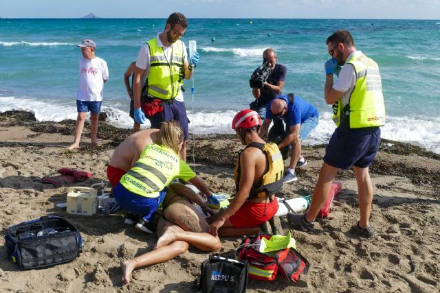 Más de 80 personas velan por la seguridad de las playas cartageneras - 1, Foto 1