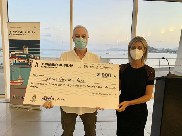 Luz de Bengala se alza con el galardón del Premio Águilas de Relato Breve 2021 - 2, Foto 2