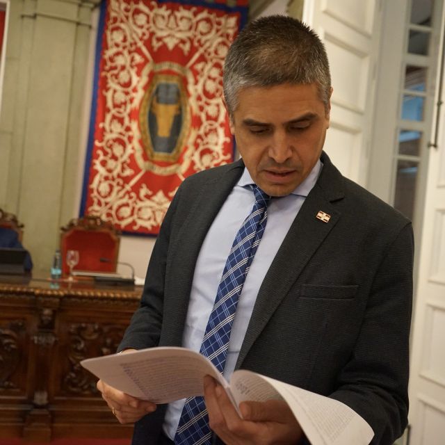 MC pregunta cuánto tardará Arroyo en hacer accesibles las paradas de autobús - 3, Foto 3