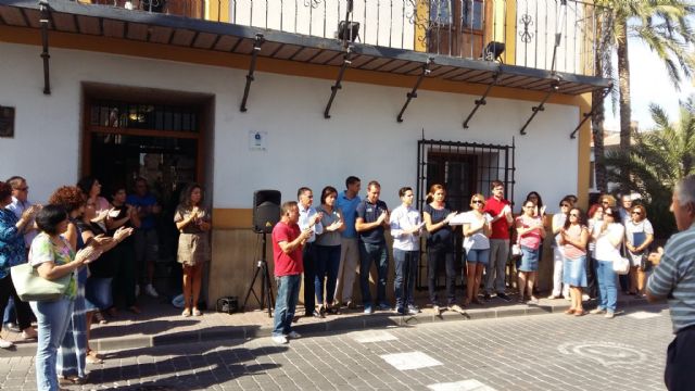 En Archena un centenar de personas también se han concentrado contra la explotación sexual y tráfico de mujeres - 2, Foto 2