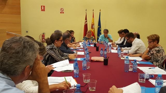 La Comunidad destina 37,6 millones de euros a las familias de la Región en riesgo de exclusión - 1, Foto 1