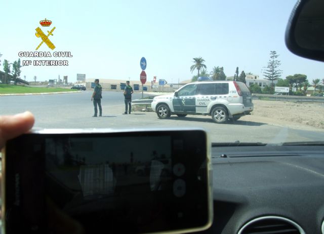 La Guardia Civil investiga a un grupo de mensajería instantánea por delitos de odio contra las Fuerzas y Cuerpos de Seguridad - 5, Foto 5