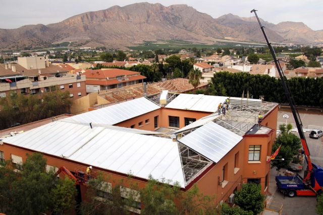 El Ayuntamiento encarga un segundo desamiantado del interior del colegio - 1, Foto 1
