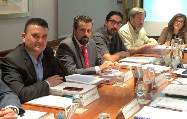 El PSOE considera que una mejor gestión y control público sobre Emuasa permitirán una bajada mayor del precio del agua - 1, Foto 1