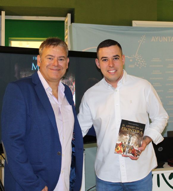 El escritor Francisco José Motos presenta su nueva novela El abismo en la frontera en Puerto Lumbreras - 1, Foto 1