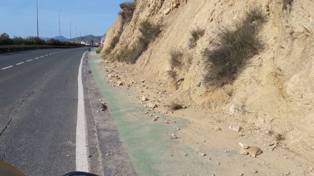 10 días después de las lluvias el tramo urbano del río sigue sin limpiar y los arrastres se acumulan bajo el puente de San Diego; el PP exige que se solucione ya - 2, Foto 2