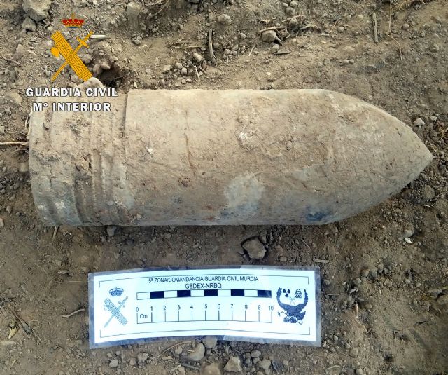 La Guardia Civil desactiva un proyectil de artillería y 20 cohetes antigranizo - 2, Foto 2