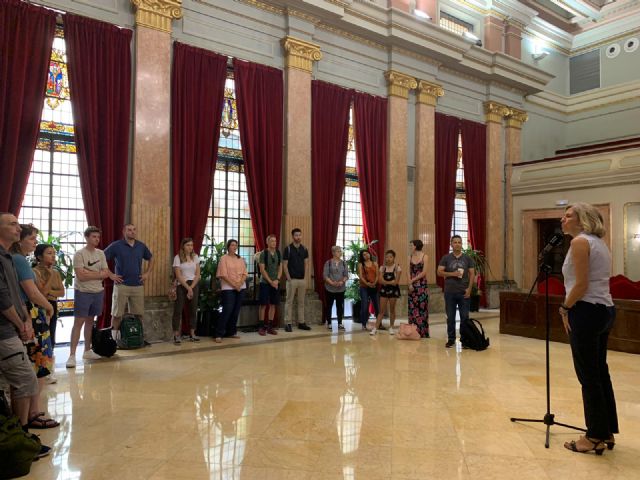 El Ayuntamiento recibe a los alumnos internacionales del Instituto Hispánico en su Salón de Plenos - 2, Foto 2