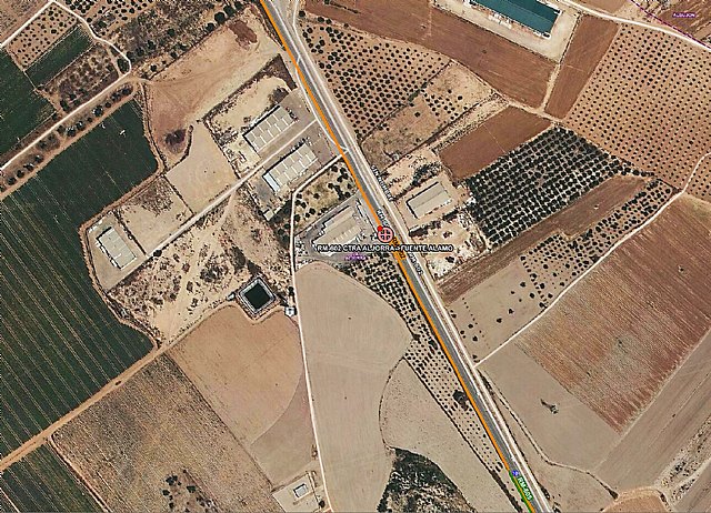 Incendio declarado en el patio de una nave industrial La Aljorra - 1, Foto 1