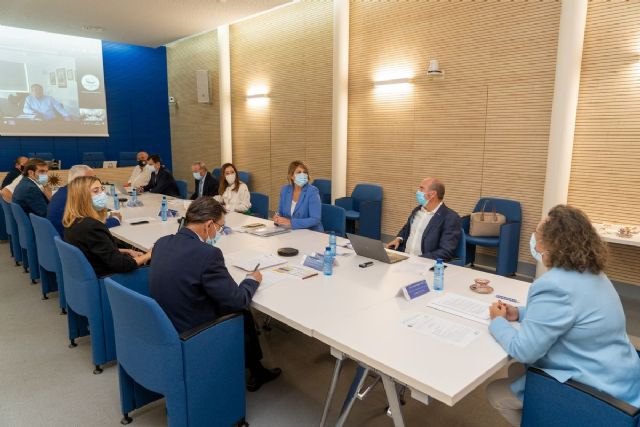 Ayuntamiento y Autoridad Portuaria agilizan la ampliación de Repsol para crear empleo e incrementar el tráfico de combustibles sostenibles - 1, Foto 1