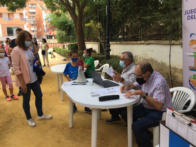 Las Alamedas se inundan de alegría gracias a la actividad 'Jugando al Atletismo en la calle' - 3, Foto 3