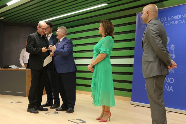 El sacerdote Antonio Sánchez, Medalla de Plata al Mérito Social Penitenciario - 1, Foto 1