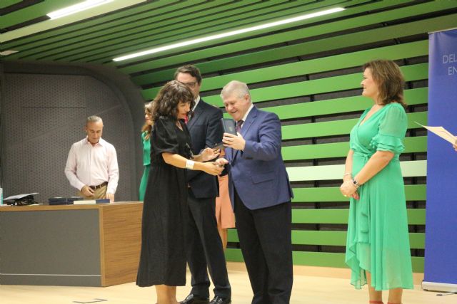 Vélez reivindica la labor de los funcionarios de prisiones como pilar básico de las políticas de seguridad y de intervención social - 3, Foto 3