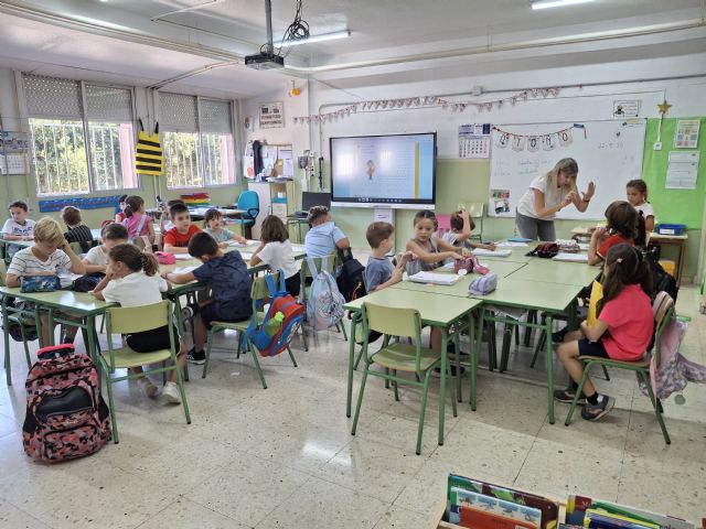 Medio centenar de alumnos de Primaria y Secundaria con discapacidad auditiva participan en un proyecto que favorece su integración - 3, Foto 3
