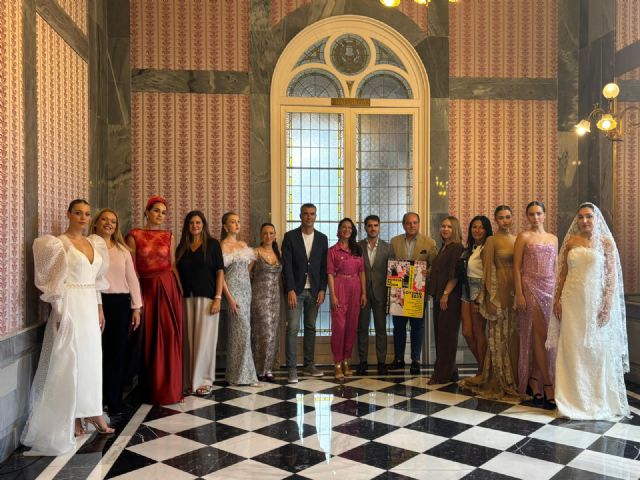 Murcia es Moda celebra su 7ª edición en la Plaza Julián Romea con un desfile que une creatividad, talento y elegancia - 2, Foto 2
