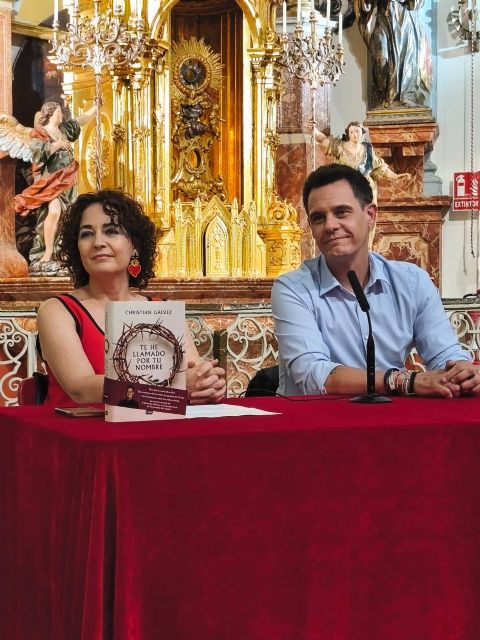 Christian Gálvez reúne a un centenar de adeptos a la palabra en el arranque de ExLibris Murcia - 1, Foto 1