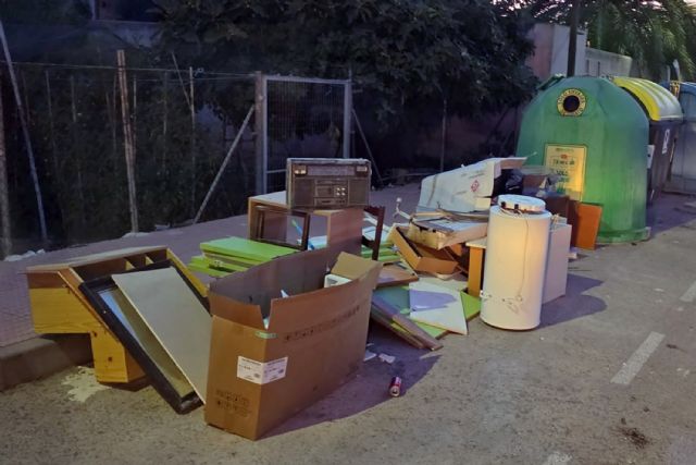 El Ayuntamiento vuelve a pedir civismo ante una oleada de depósitos irregulares de enseres y residuos - 4, Foto 4