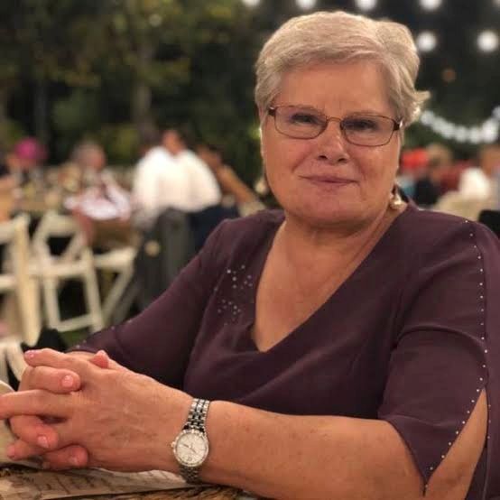 Dorinda Domínguez presenta su libro La vida en las manos el jueves 24 de septiembre en Molina de Segura Dorinda Domínguez presenta su libro La vida en las manos el jueves 24 de septiembre en Molina de Segura