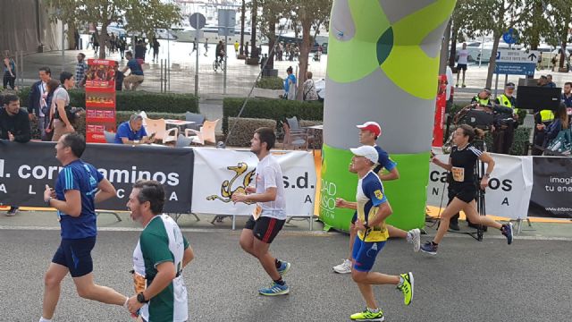 Participación del Club Atletismo Totana en la Media Maratón de Valencia, Foto 7