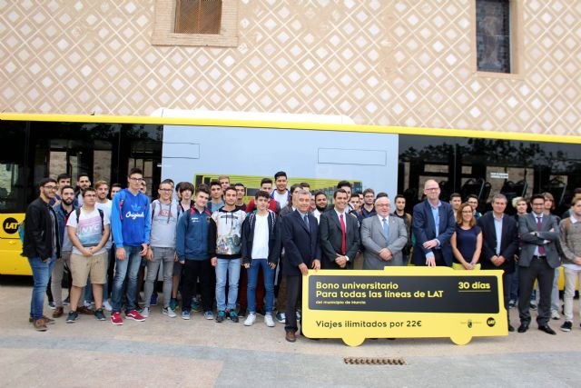 La Comunidad ofrece una ´tarifa plana´ para los desplazamientos en autobús de estudiantes y profesores a las universidades de Murcia - 1, Foto 1