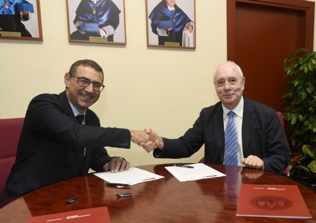 La UMU firma un protocolo con la Sociedad Matemática Española para fomentar la divulgación e investigación de las matemáticas - 1, Foto 1