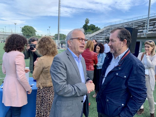 El Ayuntamiento apuesta por el deporte diabético-seguro y dota de glucómetros a pabellones, estadios y piscinas - 2, Foto 2