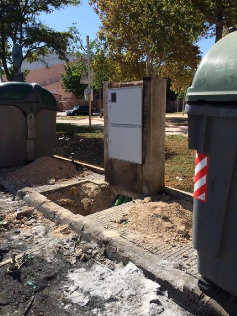 El PSOE denuncia que la Plaza Región Murciana se ha convertido en el epicentro de vandalismo de Puente Tocinos - 2, Foto 2