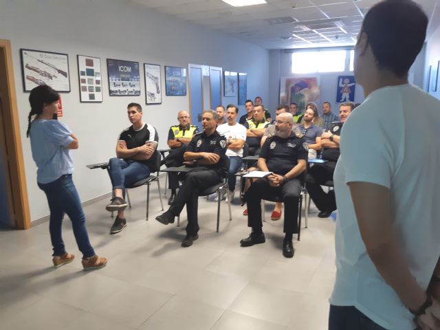The General Directorate of Family gives a training action to the staff of the Local Police on the Protocol of Attention to Child Abuse, Foto 3