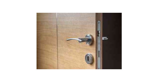 Protege su vivienda de la ocupación ilegal con los consejos de Barcelona Cerrajeros - 1, Foto 1