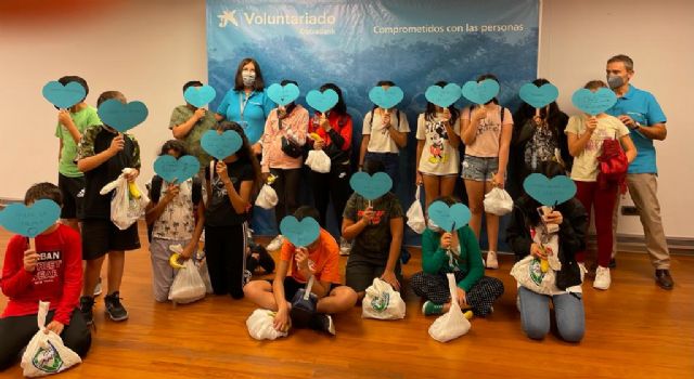 Voluntarios de CaixaBank en Murcia comparten una jornada solidaria con un centenar de personas en situación de vulnerabilidad - 1, Foto 1