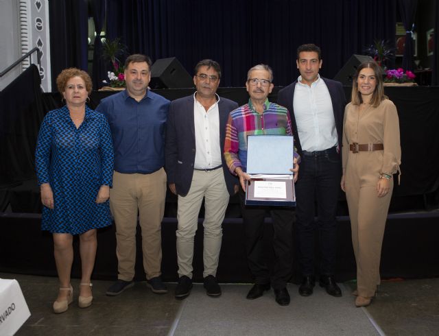 El Ayuntamiento de Blanca reconoce a Antonio Alcaraz Victorio como Mayor del Año 2023 de Blanca - 2, Foto 2