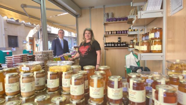 La inauguración del Mercado de Todos los Santos ya llena de aromas, dulces y tradición la Plaza de San Pedro de Murcia - 2, Foto 2