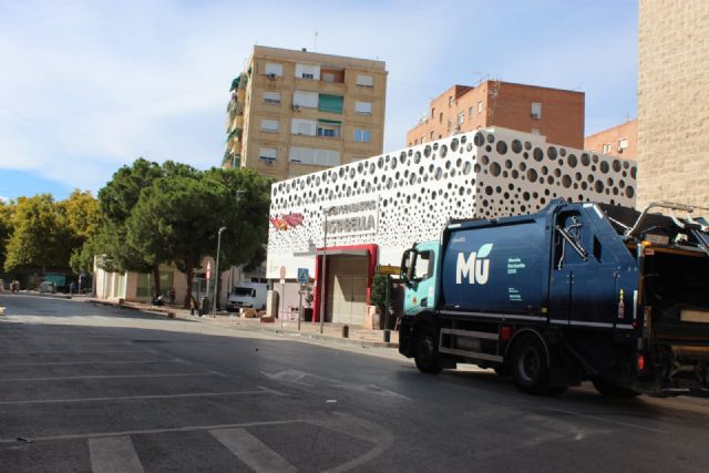 El Ayuntamiento de Murcia continúa con el dispositivo de limpieza especial por el mercado semanal de la Fama y Vistabella - 3, Foto 3