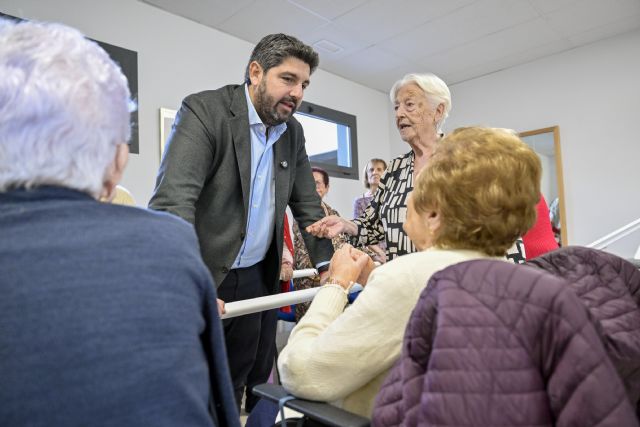 López Miras aumentará en 7,3 millones las ayudas para facilitar que las familias puedan afrontar el pago de los servicios de personas mayores y de personas con discapacidad - 3, Foto 3