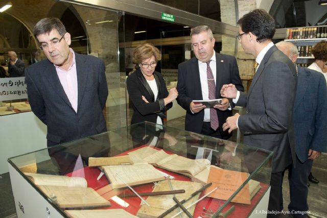 El Laboratorio Municipal conmemora sus 125 años con una exposicion y conferencias en el Archivo Municipal - 1, Foto 1