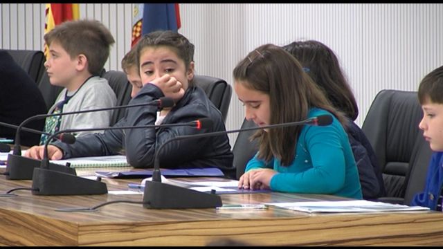 Torre-Pacheco Ciudad Amiga de la Infancia celebra el Día de los Derechos del Niño con el primer Pleno del Consejo Municipal de la Infancia y Adolescencia del curso escolar 2016-2017 - 3, Foto 3